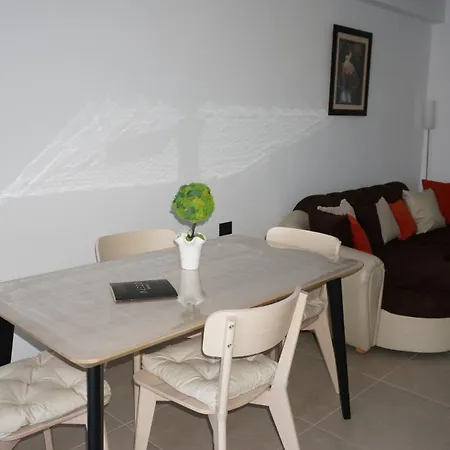 Eleven Odyssey Apartment Navodari