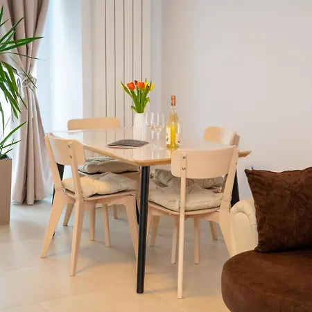 Eleven Odyssey Appartement Năvodari