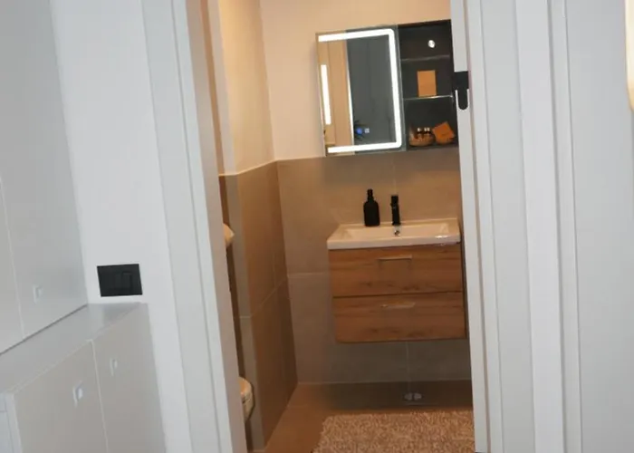 Eleven Odyssey Navodari